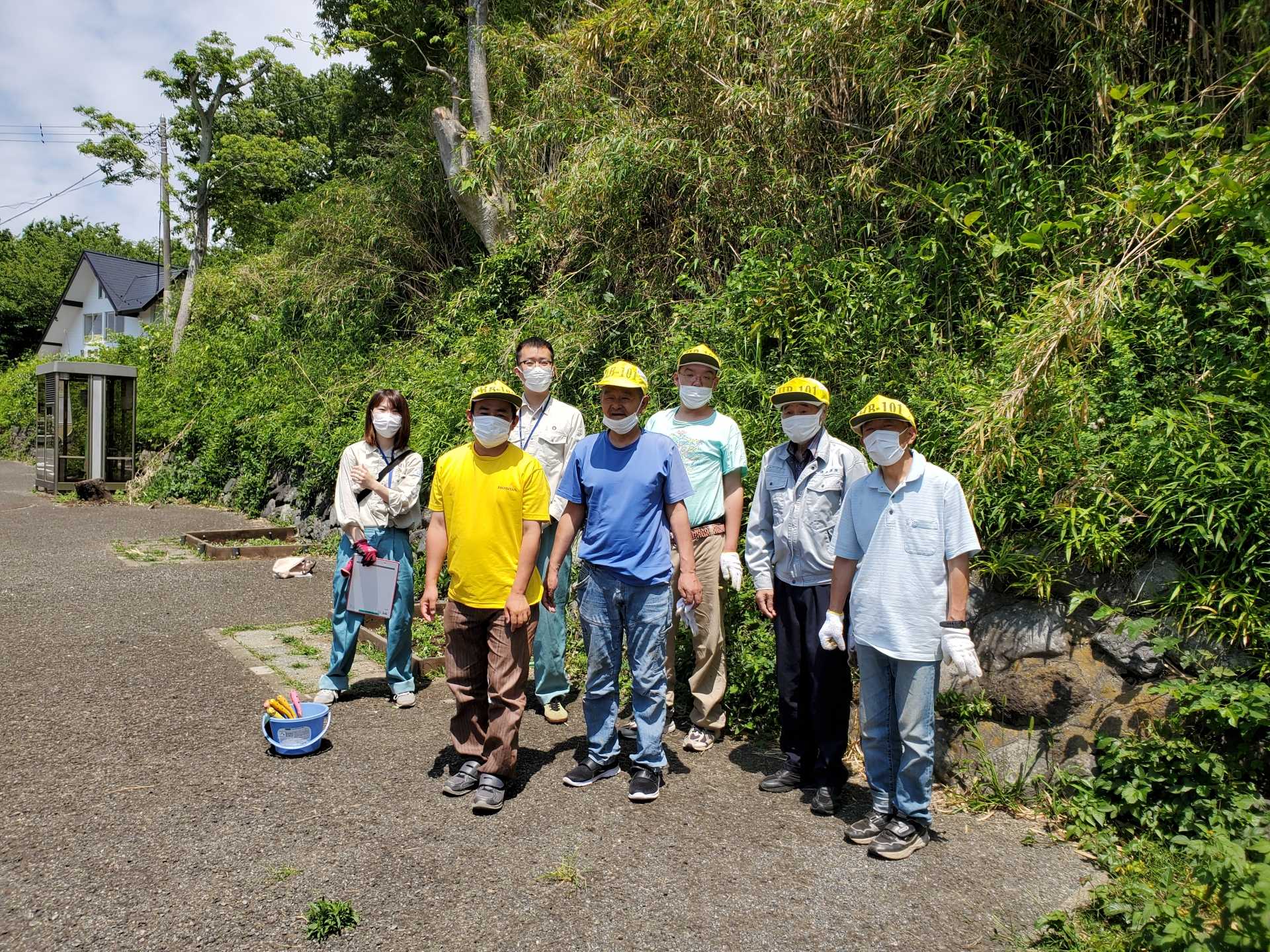 サンメッセしんわ　湘南平の花壇にポーチュラカ苗を植えました！