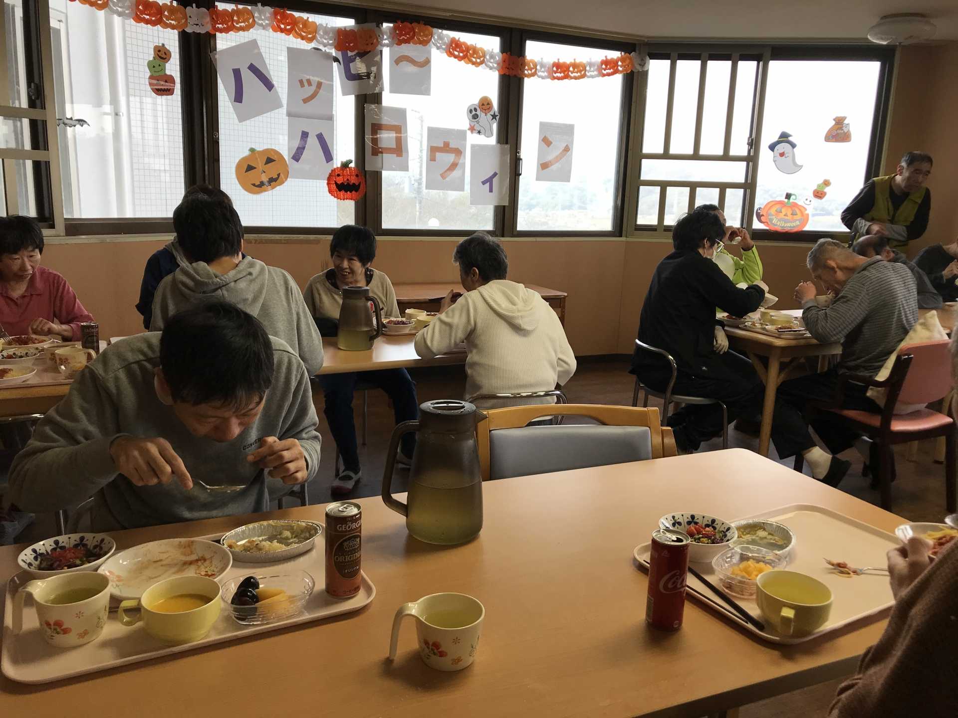 進和やましろホーム　10月度食事会（ハロウィンパーティー）