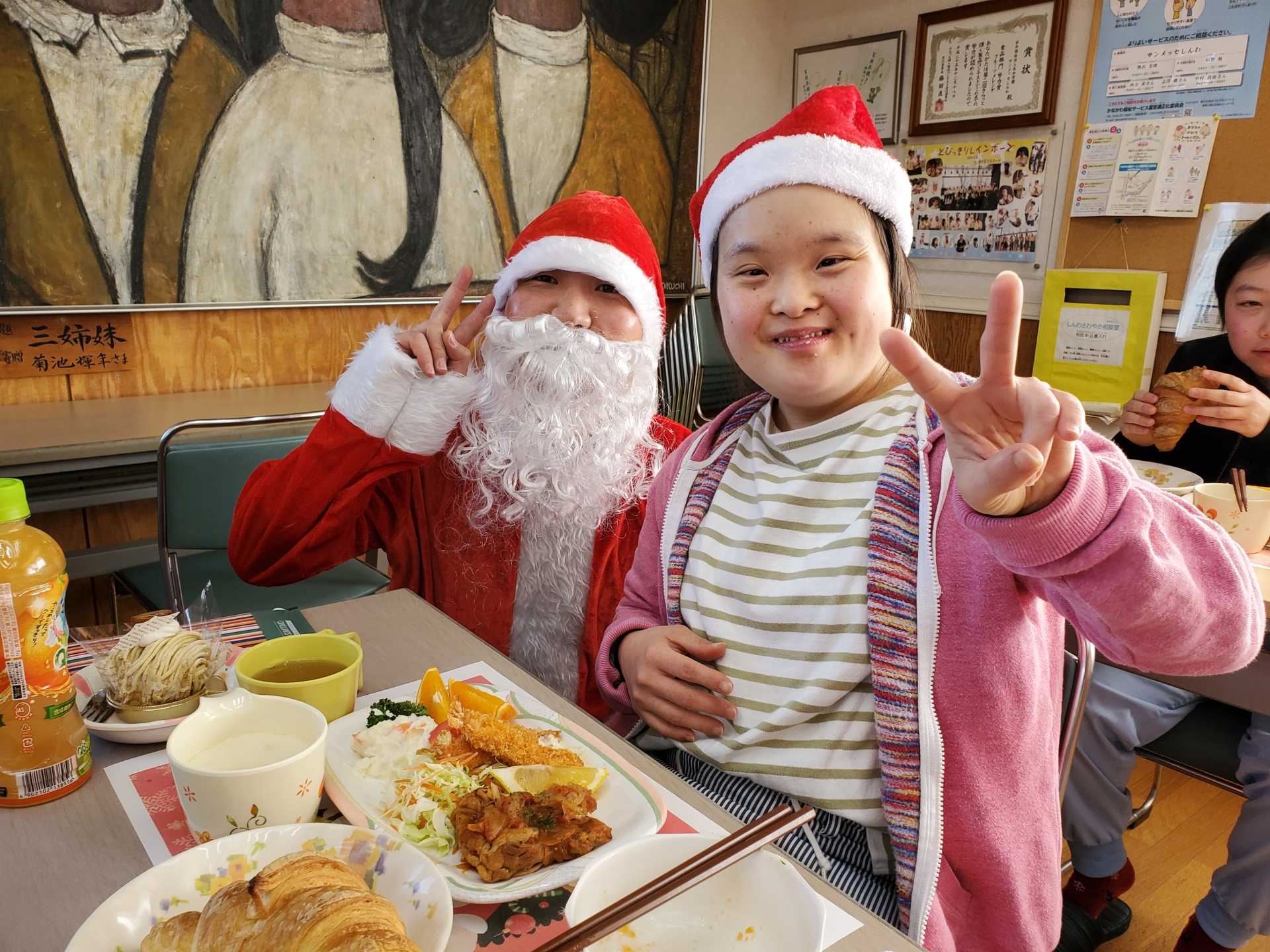 令和4年12月20日（火）　サンメッセしんわ・しんわやえくぼ本人自治会　クリスマスランチ